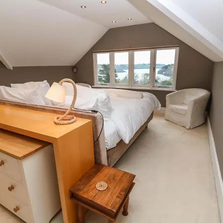 Penarvon House *
